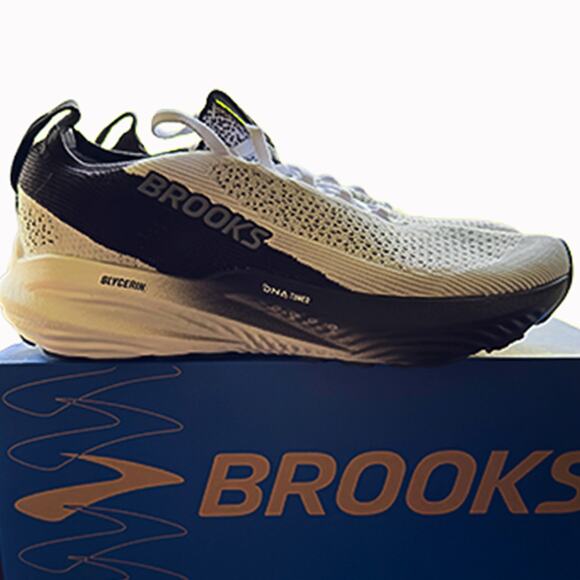 Brooks Shoes - Brooks Glycerin StealthFit 22 Running Shoes 120437 White/Black Women's 9M NIB